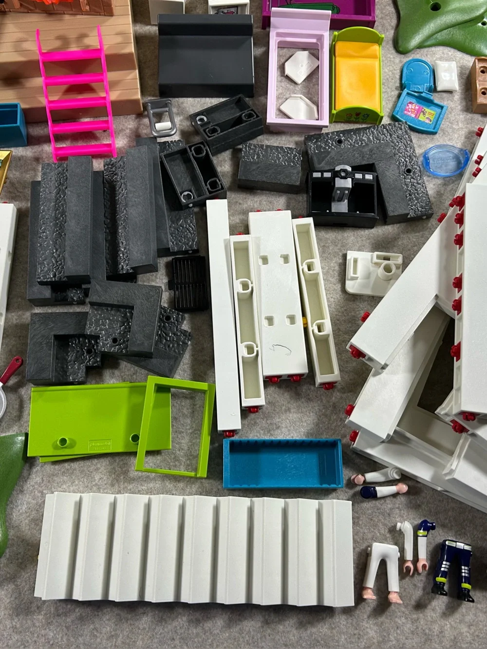 Playmobil Playset Accessories - huge lot - 5574